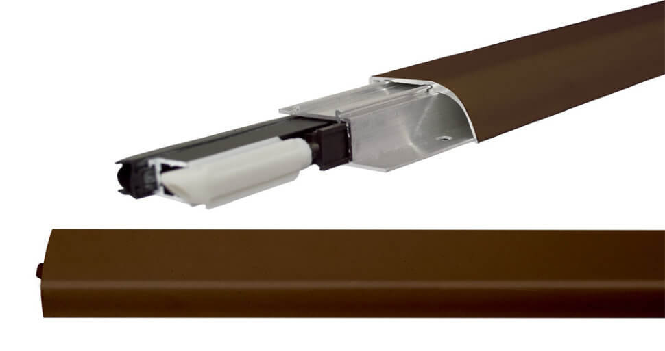 Порог алюминиевый  накладной с резиновой вставкой Comaglio 1450 коричневый (83-63см)